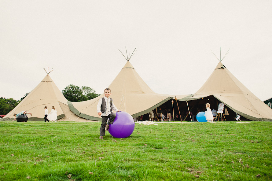 Neil & Flora got married in Yorkshire — papakata wedding (photo 62)