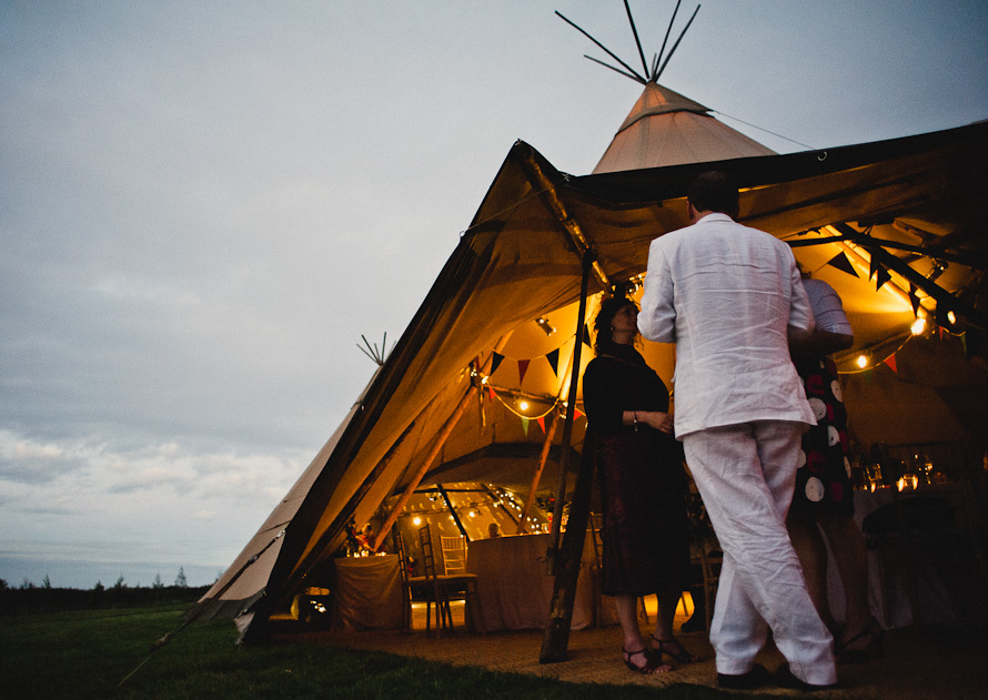 Neil & Flora got married in Yorkshire — papakata wedding (photo 95)